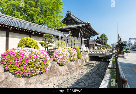 Entrée de Temple Nishi Honganji à Kyoto, Japon Banque D'Images