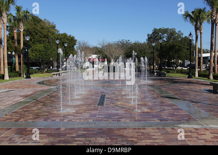 Parc de la fontaine dans un parc de la ville de jardin d'hiver, la Floride. Banque D'Images