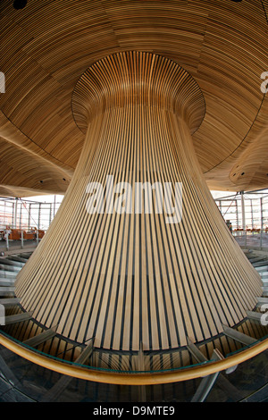 Entonnoir Central à l'Assemblée nationale du Pays de Galles hémicycle, la baie de Cardiff. Banque D'Images