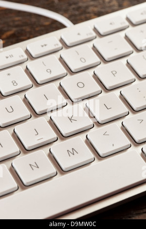 Clavier ordinateur gris blanc avec touches de saisie Banque D'Images