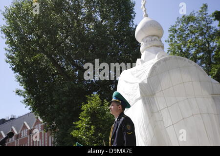 Kaliningrad, Russie, 22 juin 2013 est mort et soldats disparus et les gens PENDANT LA SECONDE GUERRE MONDIALE cérémonie de dévoilement du monument à Kaliningrad. Credit : Michal Fludra/Alamy Live News Banque D'Images