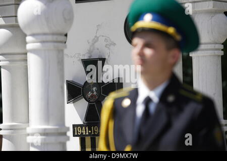 Kaliningrad, Russie, 22 juin 2013 est mort et soldats disparus et les gens PENDANT LA SECONDE GUERRE MONDIALE cérémonie de dévoilement du monument à Kaliningrad. Credit : Michal Fludra/Alamy Live News Banque D'Images