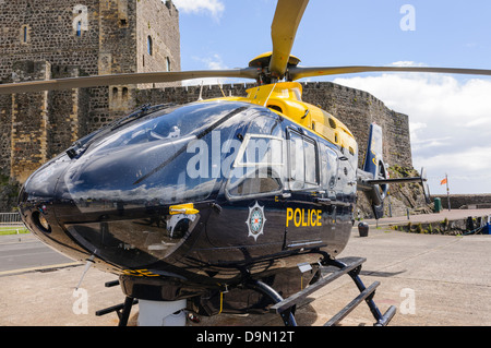 La police PSNI hélicoptère Eurocopter EC-135-G sur le terrain PSNI Banque D'Images