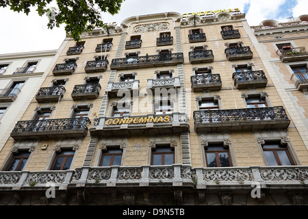 Immeuble résidentiel d'appartements edificio condeminas barcelone catalogne espagne Banque D'Images