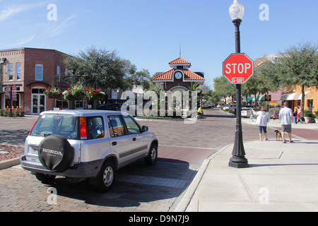 Main Street, ville de jardin d'hiver, la Floride, États-Unis. Banque D'Images