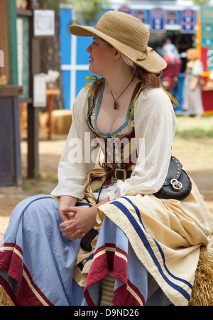 Portrait d'une jeune femme en costume d'époque Renaissance Banque D'Images
