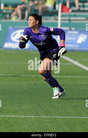 Rochester, NY, USA. 23 Juin, 2013. 23 juin 2013 : Seattle Reign FC gardien Hope Solo # 1 au cours de la deuxième période de jeu comme le règne de Seattle FC attaché le Western New York Flash 1-1 à Sahlen's Stadium à Rochester, New York. ©csm/Alamy Live News Banque D'Images