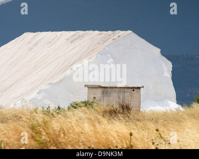 Le sel produit par les salines de Kalloni Lesbos, Grèce. Banque D'Images