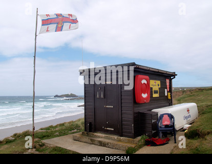 Lifeguard station à Gwithian Godrevy Lighthouse Beach à la fin, Cornwall, UK 2013 Banque D'Images