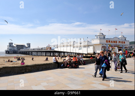 Weston Super Mare plage, promenade et pier UK Banque D'Images