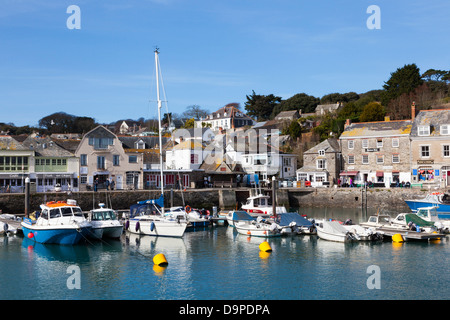 Bateaux dans le port de Padstow Cornwall, Angleterre Banque D'Images