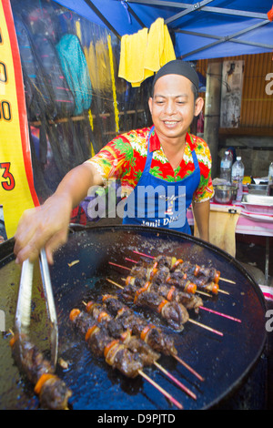 La nourriture en vente à Little India night market, Kuala Lumpur, Malaisie Banque D'Images