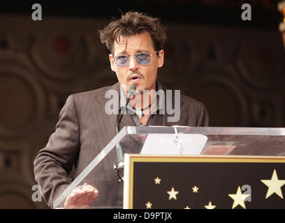 Hollywood, Californie, USA. 23 Juin, 2013. Johnny Depp arrive pour le Walk of Fame honorant Jerry Bruckheimer Crédit : Lisa O'Connor/ZUMAPRESS.com/Alamy Live News Banque D'Images