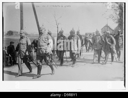 Le général von Hindenburg et le personnel (LOC) Banque D'Images