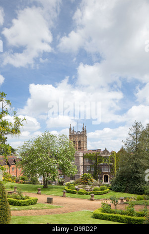 Prieuré de Great Malvern à partir de l'Hôtel Abbey Gardens, Malvern, Worcestershire, Angleterre, RU Banque D'Images