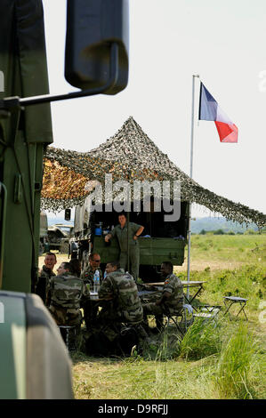 La logistique internationale la normalisation et l'interopérabilité, la formation sur le terrain de l'exercice dans le centre de formation de l'armée, de peur que la Slovaquie le 20 juin 2013. Environ 1800 soldats et de professionnels de la logistique de 35 pays dont l'Inde ou la Russie participent à cet exercice. L'attention est dirigée vers la planification logistique et les essais d'interopérabilité dans plusieurs fonctions de logistique. (CTK Photo/Jan Koller) Banque D'Images