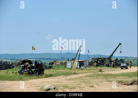 La logistique internationale la normalisation et l'interopérabilité, la formation sur le terrain de l'exercice dans le centre de formation de l'armée, de peur que la Slovaquie le 20 juin 2013. Environ 1800 soldats et de professionnels de la logistique de 35 pays dont l'Inde ou la Russie participent à cet exercice. L'attention est dirigée vers la planification logistique et les essais d'interopérabilité dans plusieurs fonctions de logistique. (CTK Photo/Jan Koller) Banque D'Images