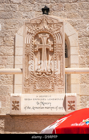 Israël Jérusalem Vieille ville quartier arabe musulmane orthodoxe arménienne Eglise Notre Dame du spasme plaque à la mémoire du martyr arménien Banque D'Images