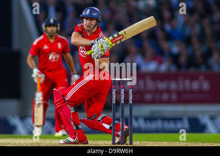 Londres, Royaume-Uni. 25 juin 2013. L'Angleterre, au cours de l'Wright Luc T20 NatWest international cricket match à la Kia Oval Cricket Ground le 25 juin 2013 à Londres, en Angleterre. (Photo de Mitchell Gunn/ESPA/Alamy Live News) Banque D'Images