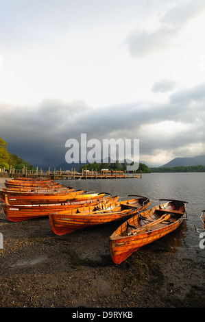 Bateaux amarrés sur Derwentwater Banque D'Images