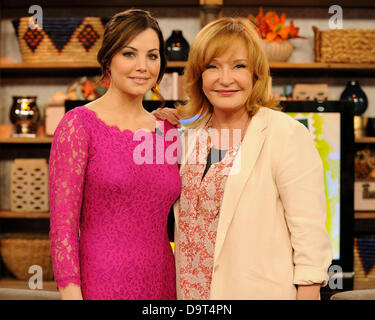 Toronto, Canada. Le 25 juin 2013. L'actrice canadienne Erica Durance apparitions sur les ondes de CTV le Marilyn Denis Show la promotion de la saison deux de sauver l'espoir, un drame médical surnaturelle qui a fait ses débuts sur le CTV (Canada) et NBC (US) réseaux. Credit : EXImages/Alamy Live News Banque D'Images