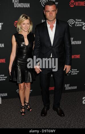 Los Angeles, Californie, USA. Jun 25, 2013. LIEV SCHREIBER, acteur actrice Naomi Watts à la nouvelle série de Showtime drame "Ray Donovan' tenue à la Guilde, à Los Angeles. Credit : ZUMA Press, Inc./Alamy Live News Banque D'Images