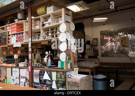 Marché de Brixton Village, Lapin Agile Cafe intérieur Arcade dans le sud de Londres - Royaume-Uni Banque D'Images