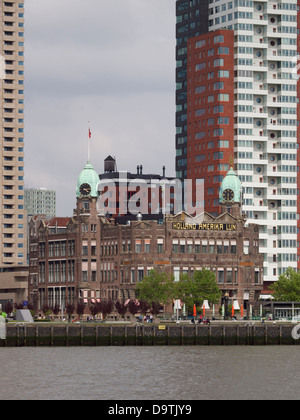 Hotel New York sur la rivière Maas, à Rotterdam, aux Pays-Bas. Banque D'Images