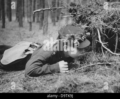 Hitler jeunes garçons de la Jeunesse allemande pendant la formation de Wehrmacht en novembre 1943. Fotoarchiv für Zeitgeschichte Banque D'Images