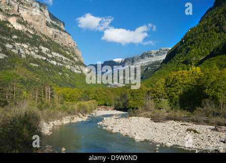 Rio Carrion, vallée d'Ordesa, Ordesa-Monte Perdido Parc National des Pyrénées, site classé au patrimoine mondial, l'Espagne Banque D'Images