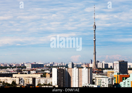 Panorama de Moscou avec la tour de télévision Ostankino Banque D'Images