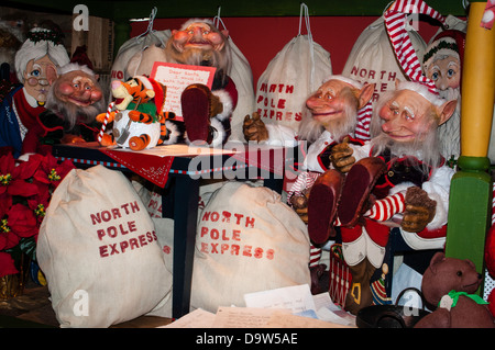 Centre de Noël NATIONAL MUSEUM, Lancaster, PA. La vie caractéristiques taille-set-ups d'histoires de Noël et de caractères. Banque D'Images