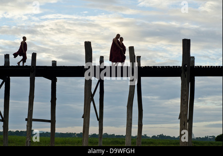 U-Bein bridge,Amarapura, Mandalay, Birmanie Banque D'Images