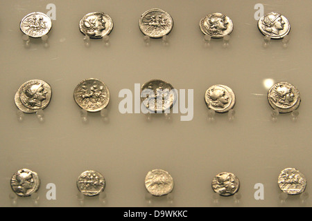 Objets exposés au Musée archéologique régional “Pietro Griffo” d’Agrigente est certainement l’un des musées archéologiques les plus importants et les plus visités de Sicile. Banque D'Images