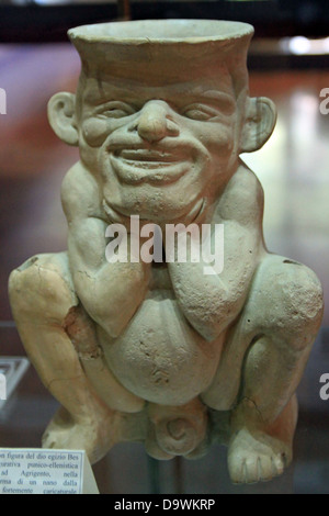 Objets exposés au Musée archéologique régional “Pietro Griffo” d’Agrigente est certainement l’un des musées archéologiques les plus importants et les plus visités de Sicile. Banque D'Images