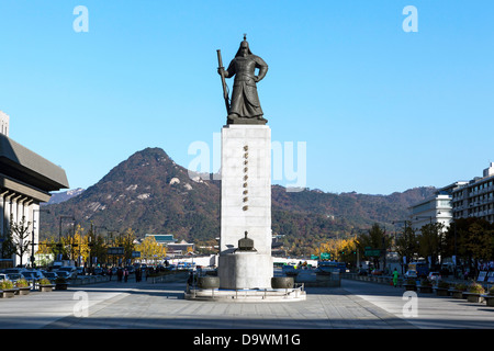 L'amiral Yi Sun Sin Gwanghwamun, statue, Plaza Gwanghwamun, Séoul, Corée du Sud, Asie Banque D'Images