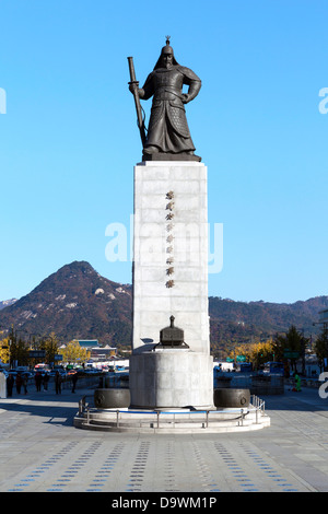 L'amiral Yi Sun Sin Gwanghwamun, statue, Plaza Gwanghwamun, Séoul, Corée du Sud, Asie Banque D'Images