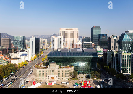View sur l'Hôtel de Ville et Seoul Plaza, Gwanghwamun, Seoul, Corée du Sud, Asie Banque D'Images