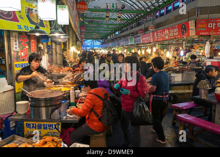 Le marché de Dongdaemun, District de Dongdaemun, Séoul, Corée du Sud, Asie Banque D'Images