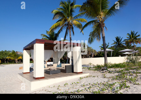 L'Afrique, Mozambique, Benguerra Island. Lounge sur la plage. Banque D'Images