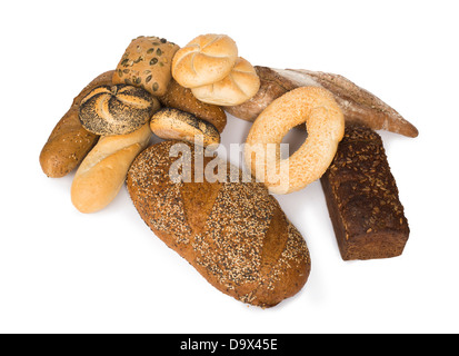 Ronde des pains bretzel isolé blanc Banque D'Images