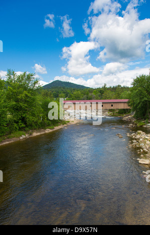 Jay historique pont couvert sur la rivière Ausable dans l'Adirondack Mountain ville de Jay dans l'État de New York Banque D'Images