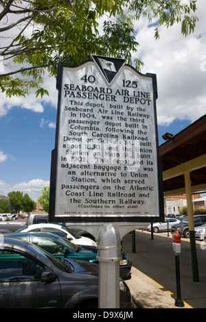 SEABOARD AIR LINE DEPOT ce dépôt, construit par le Seaboard Air Line Railway en 1904, était le troisième passager depot construit en Colombie-Britannique, à la suite de la Caroline du Sud Railroad Depot sur Gervais St., construit vers 1850, et de l'Union Station sur Main St., construit en 1902. Ce dépôt et ses bagages adjacent chambre était une alternative à la gare Union, qui a servi de passagers sur la côte atlantique et la Southern Railway. Érigée par la Columbia Development Corporation, 2003 Banque D'Images