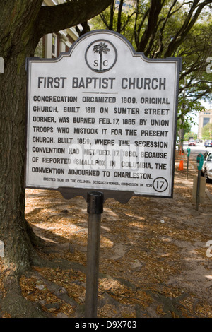 Congrégation de l'église First Baptist 1809 organisé. Église d'origine, construit 1811 Sumter sur coin de rue, a été brûlé le 17 février 1865 par les troupes de l'Union qui ont pris pour l'église actuelle, construite en 1859, où la Convention de sécession s'est réuni le 17 décembre 1860. En raison de la variole en Colombie-Britannique, la convention s'ajourne jusqu'à Charleston. Érigée par le Columbia 1938 Commission du 150e anniversaire de 1936. Banque D'Images