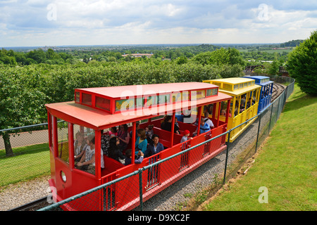 Hill train à Legoland Windsor Resort, Windsor, Berkshire, Angleterre, Royaume-Uni Banque D'Images