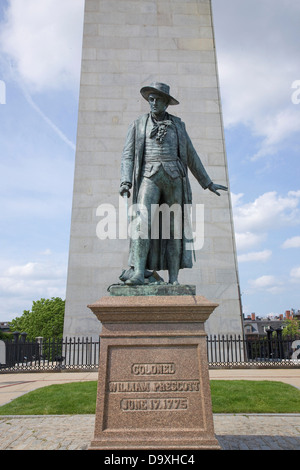 Statue Le Colonel Wiliam Prescott se place en avant Bunker Hill Monument qu'il est 221 pieds de haut du site Hill race première grande Banque D'Images