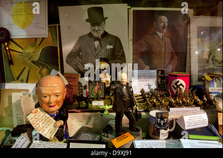 Collection de souvenirs de Churchill sous la menace à Bletchley Park, Milton Keynes, Buckinghamshire, Angleterre, accueil d'énigme. Banque D'Images