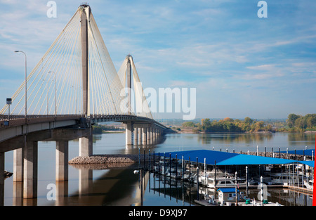 Le pont Clark également connu sous le pont Cook Illinois Alton Câbles pont porte U.S Route 67 over Mississippi River a été Banque D'Images