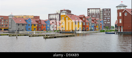 Vue panoramique de maisons colorées à Groningue, Pays-Bas Banque D'Images