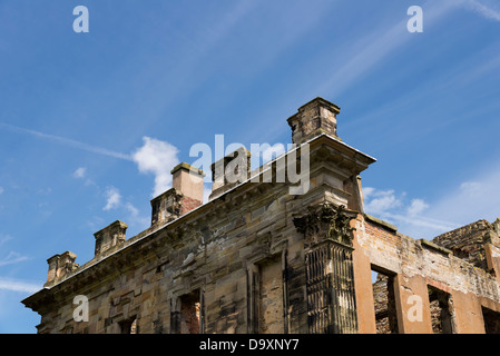 Ruines et shell à l'abandon de Sutton Scarsdale Hall près de Chesterfield Derbyshire, Angleterre Banque D'Images